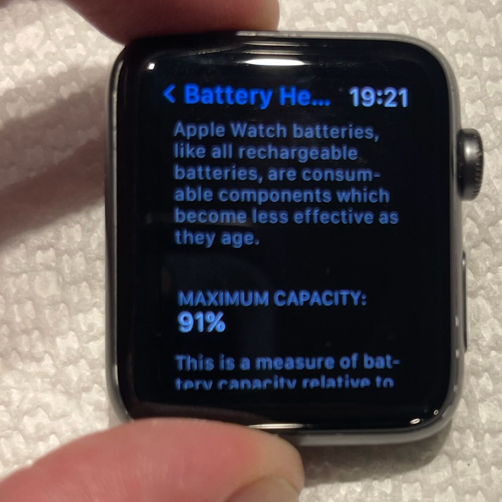 Apple Watch Series 3 42mm GPS + LTE - Picture 14 of 15